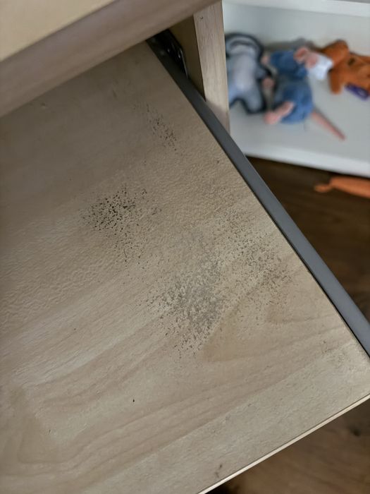 Бюро за ъгъл (запазено за ползване)