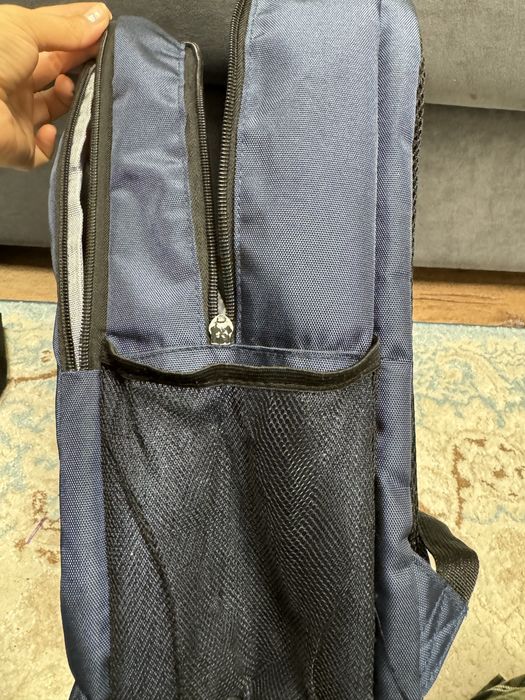 Продам рюкзак темно синий