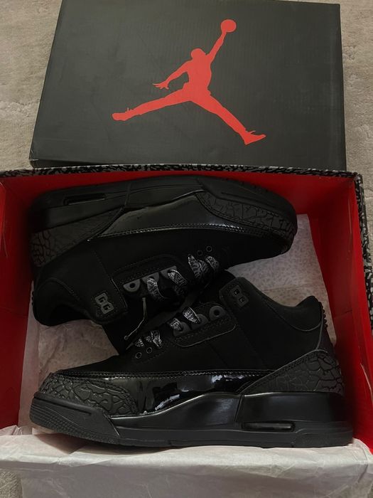 Jordan 3 BlackCat purtati