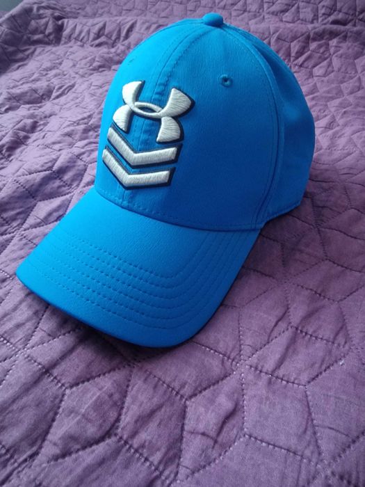 Летни на шапки 2 бр. Under Armour и Мерцедес на  Lewis Hamilton