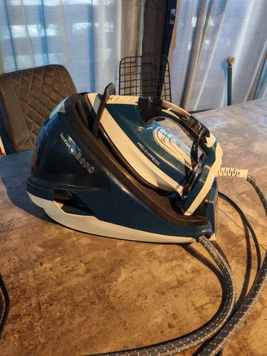 Stație de călcat Tefal Pro Express – funcțională – defect carcasă