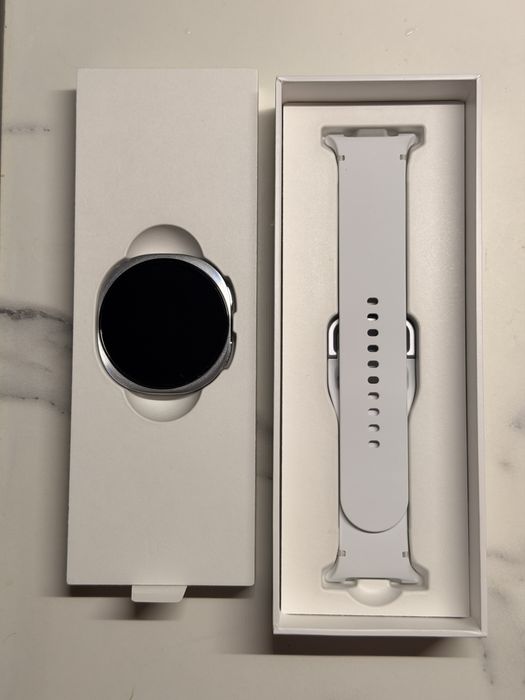 Samsung Galaxy Watch 8 44mm silver в гаранция