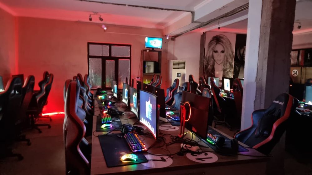 Компьютерный клуб 33 штук