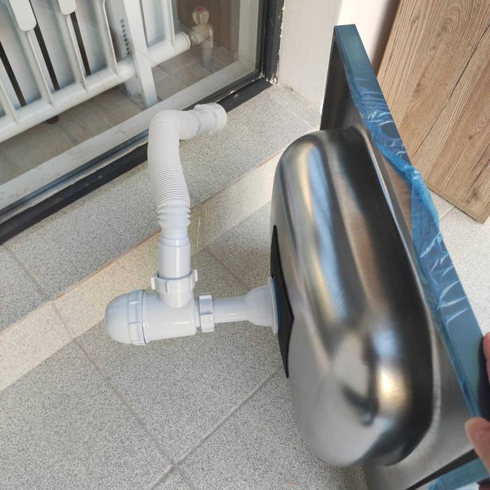 Продам новую мойку со смесителем!