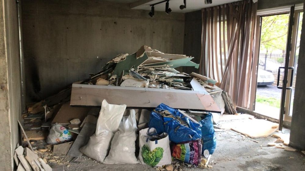 Debarasari apartamente garsoniere poduri case etc în tot Bucureștiul