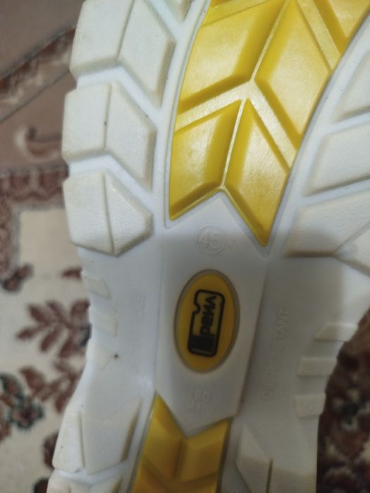 Продам спец ботинки мужские