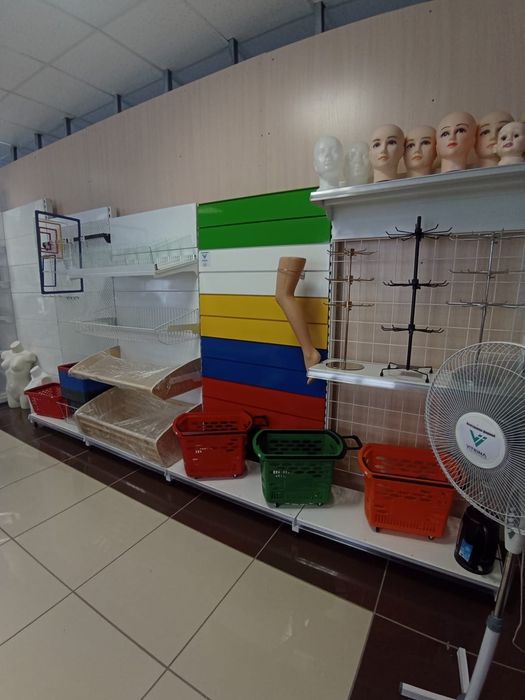 Новое торговое оборудование,экономпанели,полки,стеллажи,вешала,витрины