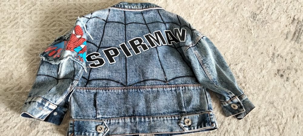 Продам детскую куртку