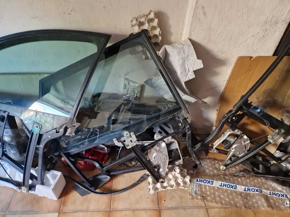 Стъкла с рамки и машинки за Ауди А6 авант - комби 1997-2005 г.