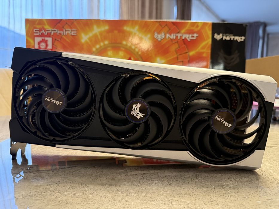 Sapphire Nitro+ Radeon RX 6700XT 12GB.