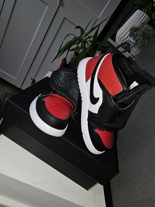 Adidasi Jordan marimea 26, nepurtati