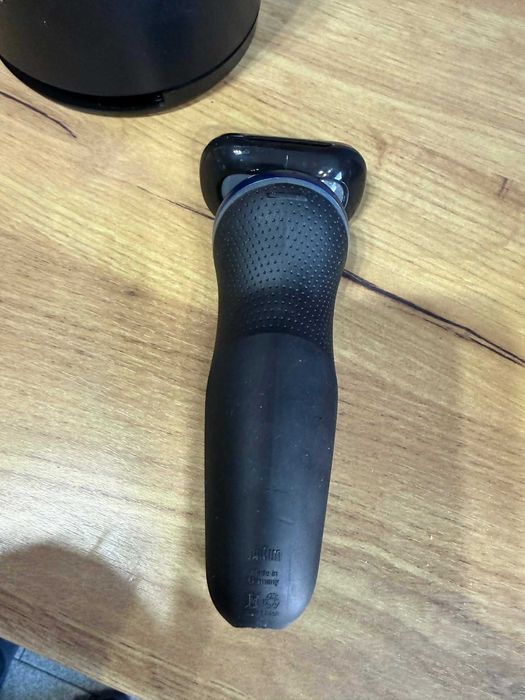 Braun  S6 -60-B7500CC-Електрическа самобръсначка