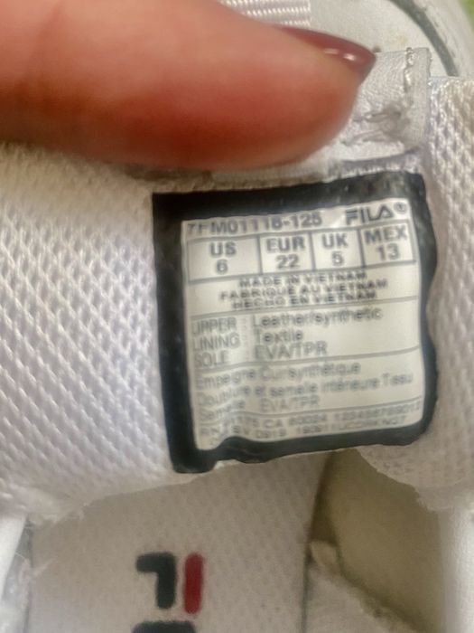 Маратонки FILA номер 22