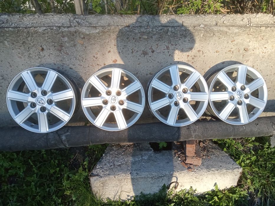 Продам диски на Тойота