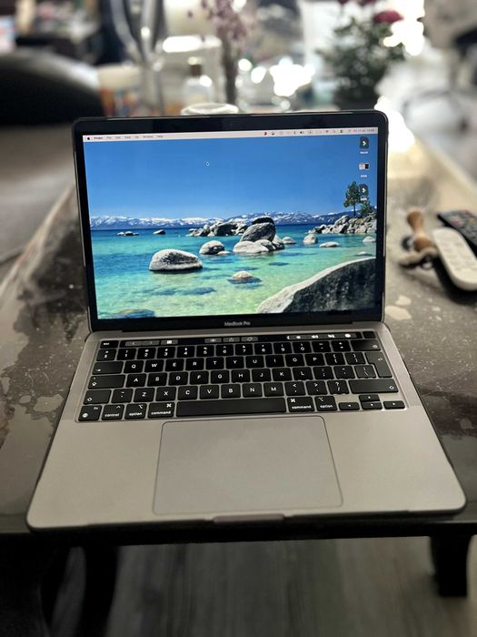 КАТО НОВ!!! Apple MacBook Pro 13" M1 8RAM 256GB Touch Bar Silver