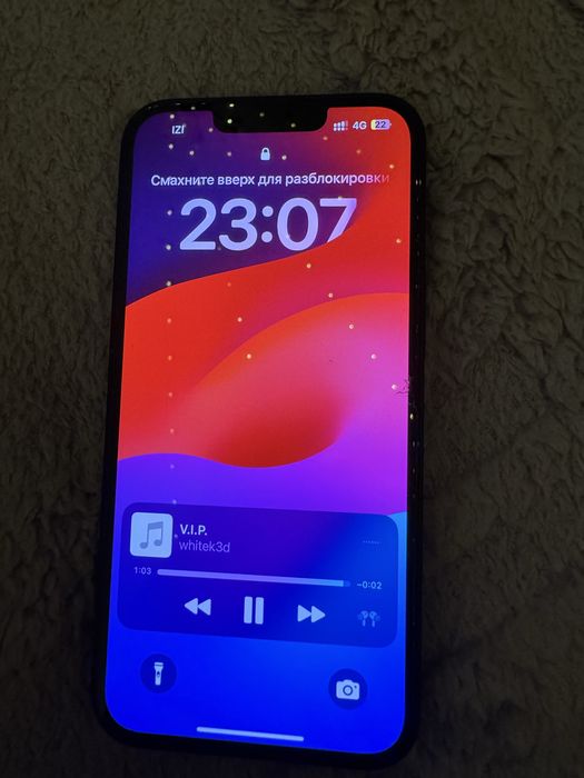 Продам айфон 13