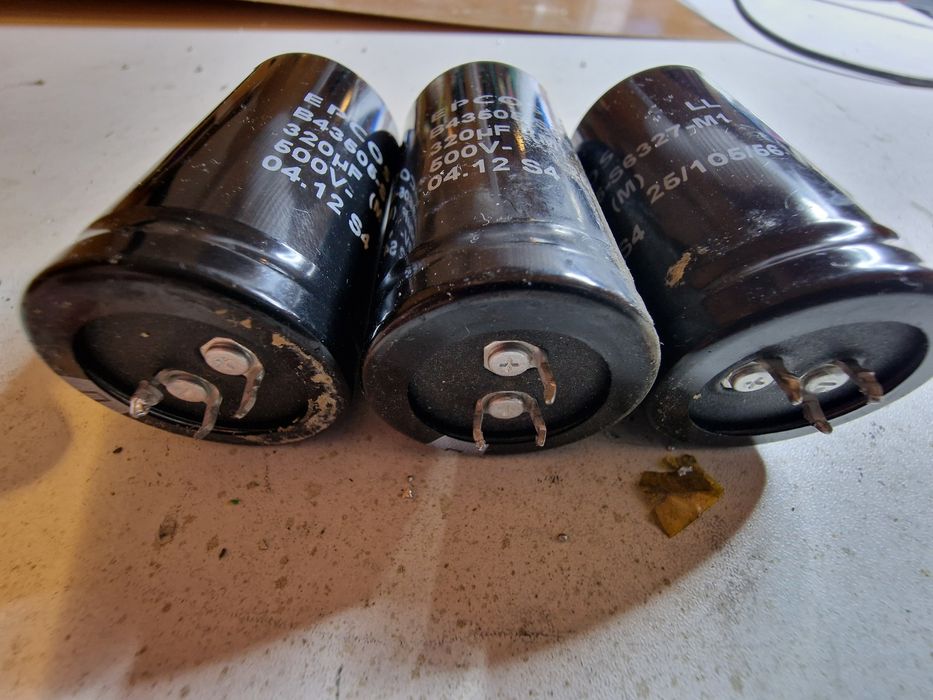 Set 3x condensator 320uF 500V EPCOS, 470uF