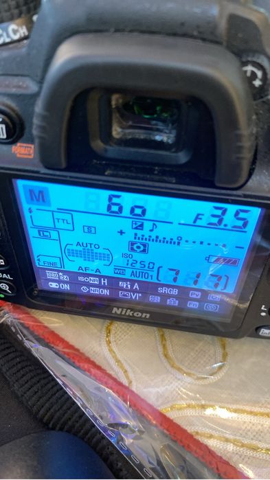 Nikon 5300  продаю