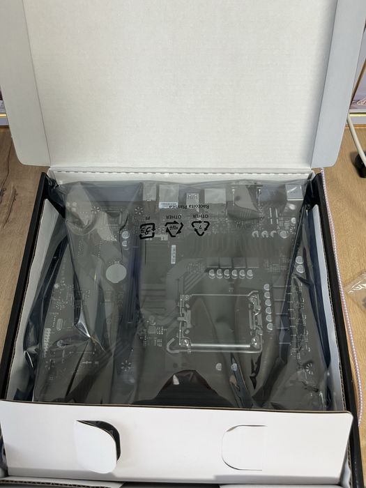 Gigabyte B760DS3H DDR4