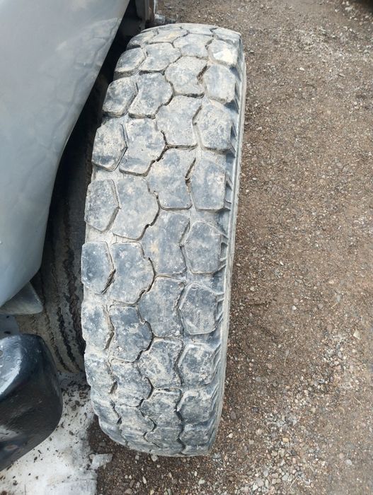 Газ 3307 диск с шинами на запаску