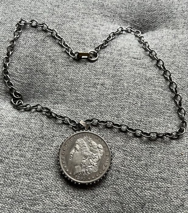 Pandantiv morgan si monede