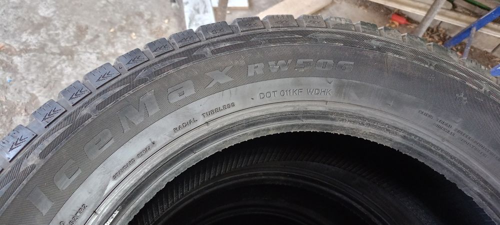 Продам зимние шины шыпованные