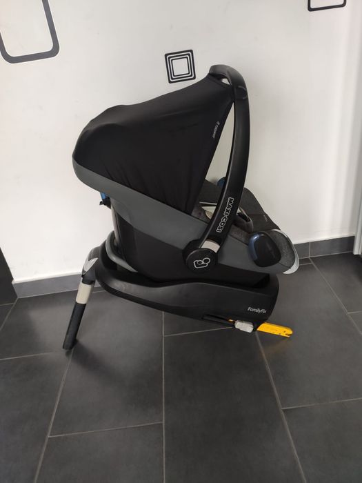 Scoica auto Maxi Cosi Pebble Plus pentru copii între 0 și 13 kg