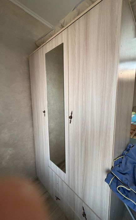 шкаф вместительный