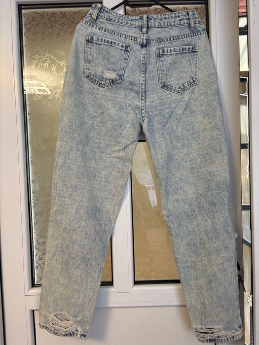Blugi mom jeans cu talie înalta