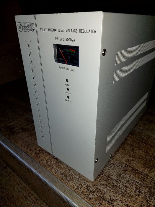 stabilizator tensiune 5000va /220v cu servomotor