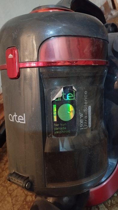Пылесос Artel с контейнером