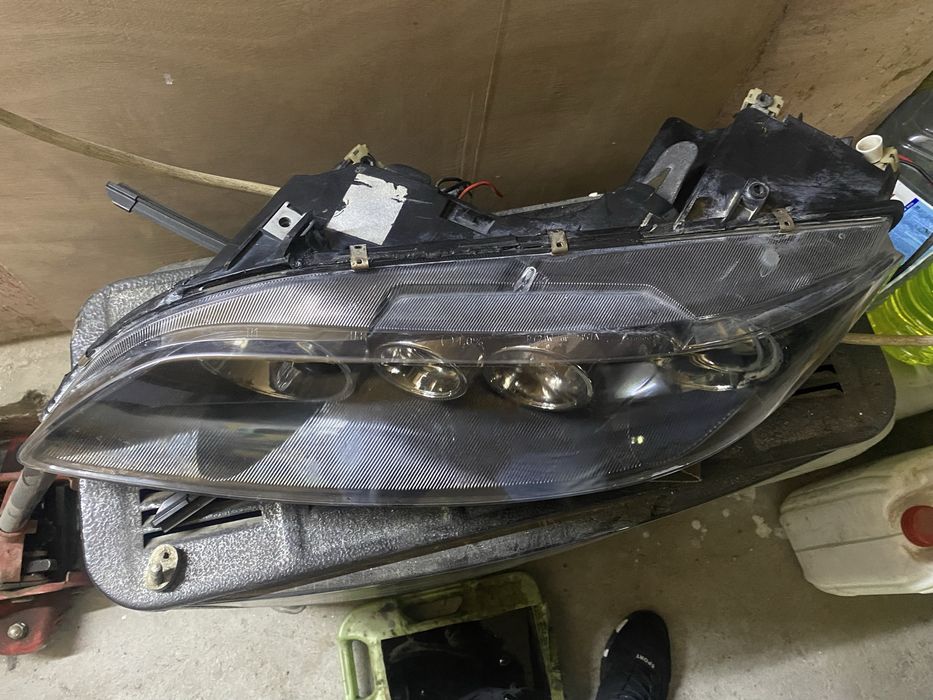 Продам фару мазда 6