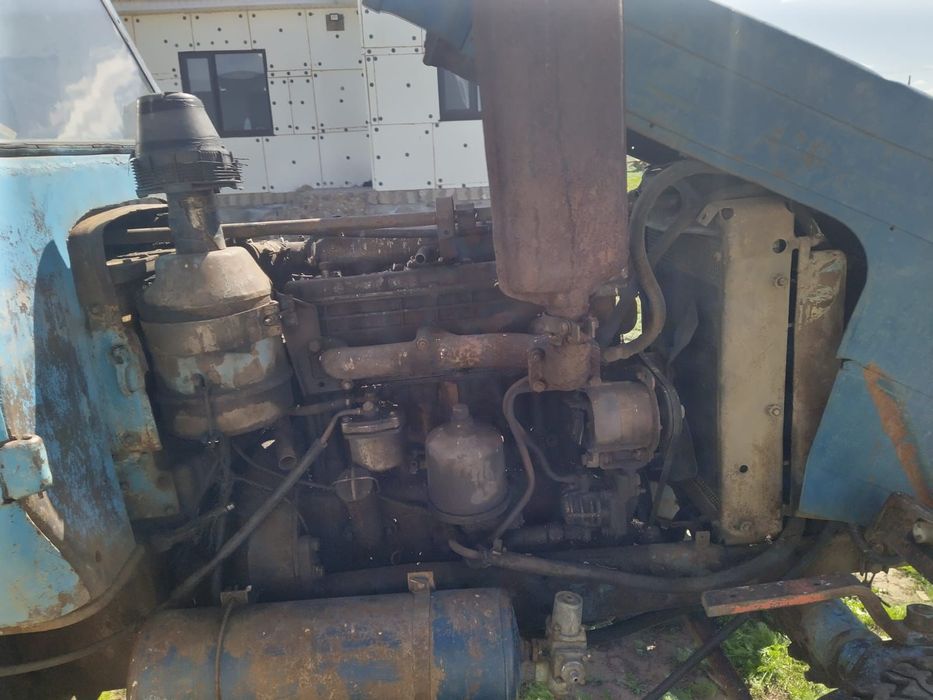 Продам срочно трактор