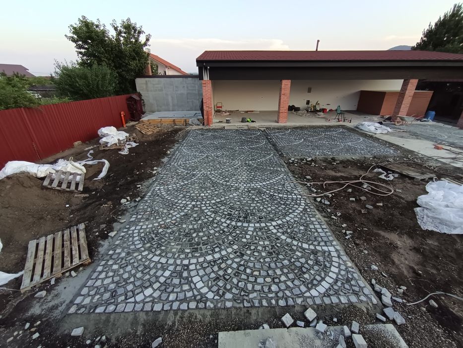 Montaj piatră cubică