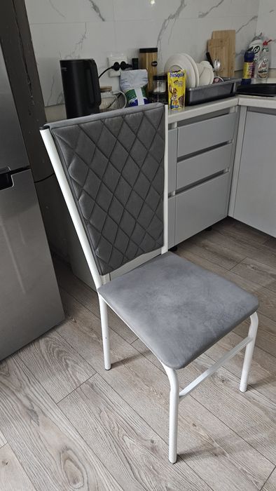 Продам стулья кухонные