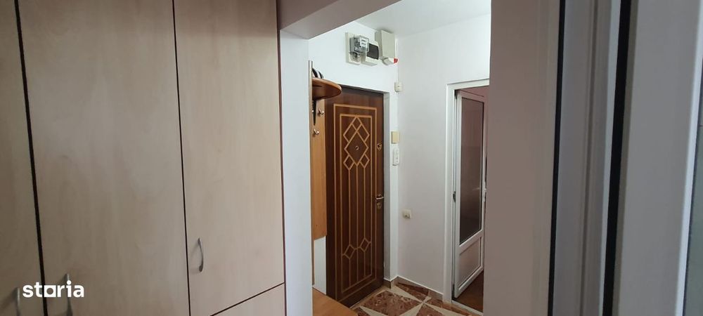 Inchiriez apartament decomandat 2 camere, Podul Ros