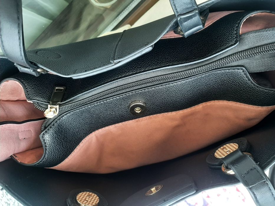 Черна дамска чанта