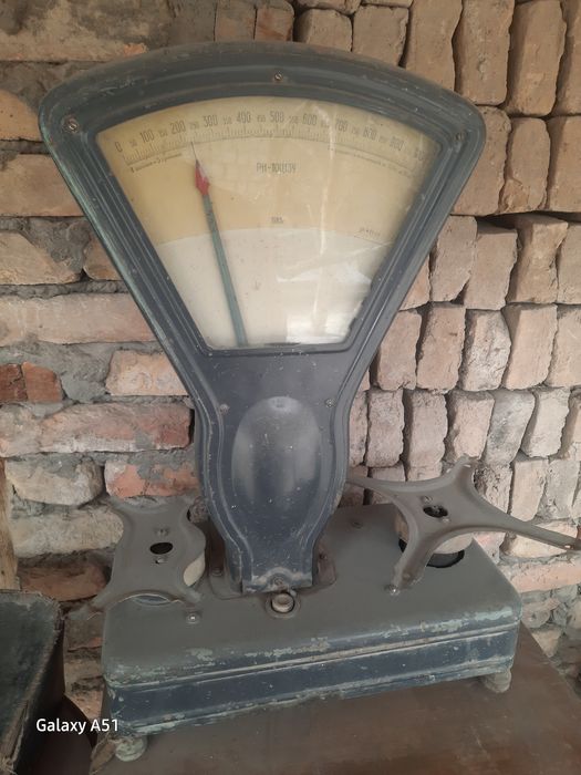 Продается антикварные столики.