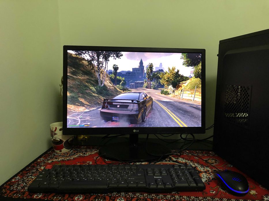 Yaxshi holatdagi office va oddiy o'yinlar uchun komplekt
