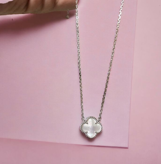 Сребърен комплект-колие и обеци детелини