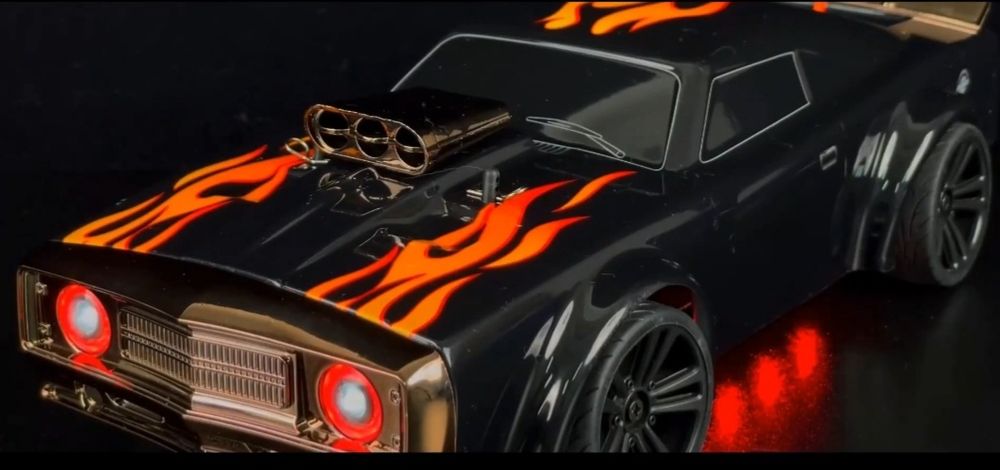 Продаётся машинка на пульте управления