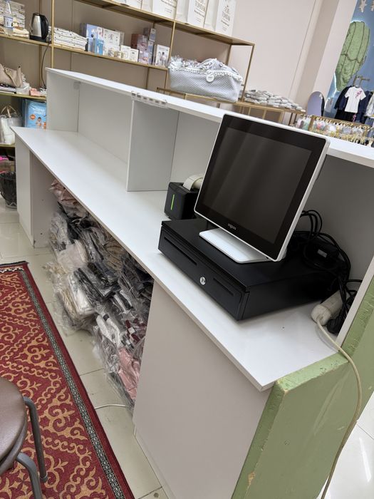 Продается ресепшн для бутик, магазина