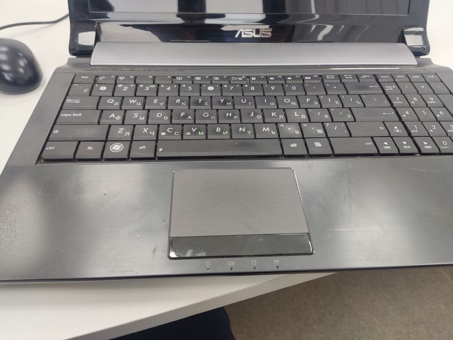 Продам старый ноутбук Асус