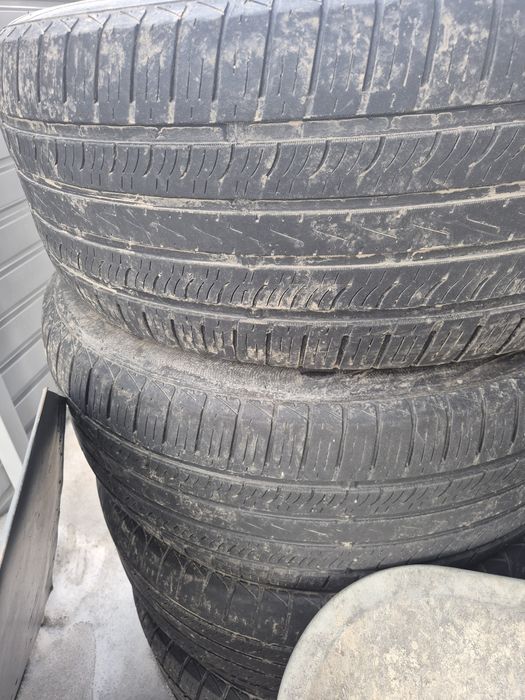 Продам резину на крузак