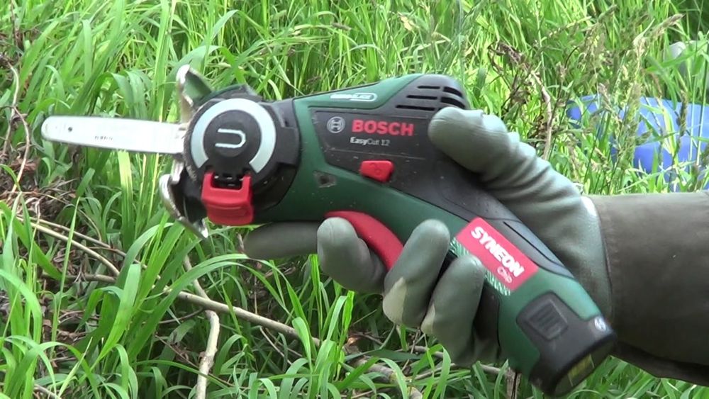 Аккумуляторная пила Bosch Nanoblade EasyCut 12