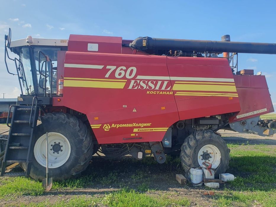 Зерноуборочный комбайн EssiL 760