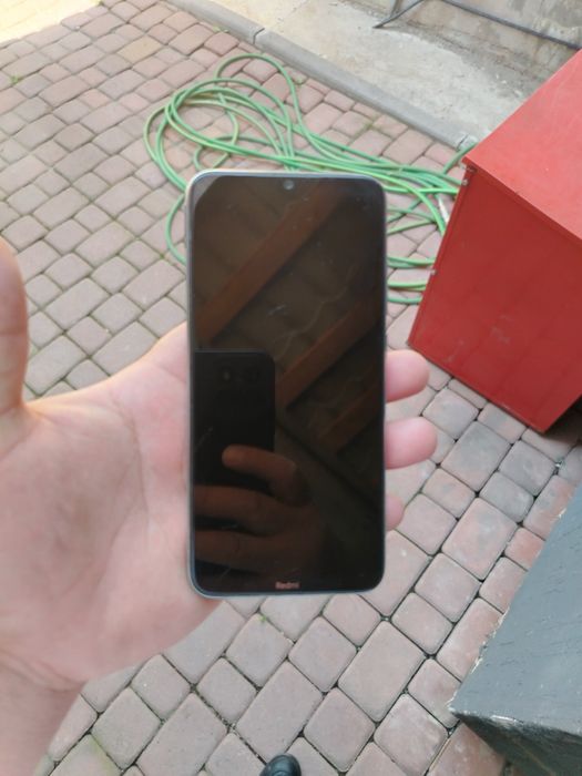 Продам телефон Redmi note 8 состояние отличное