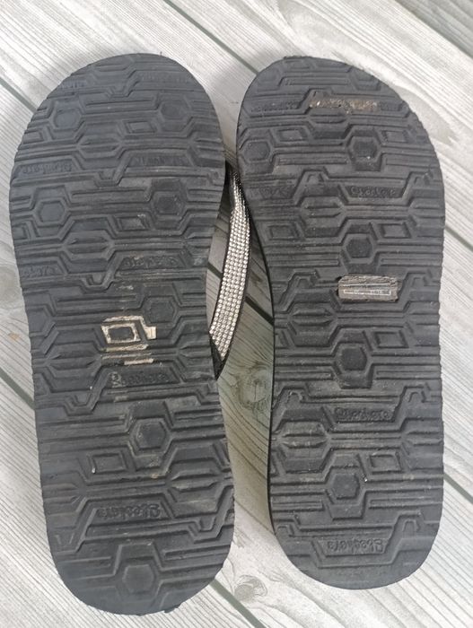 Skechers Yoga Foam N 41,5 чехли с кристали