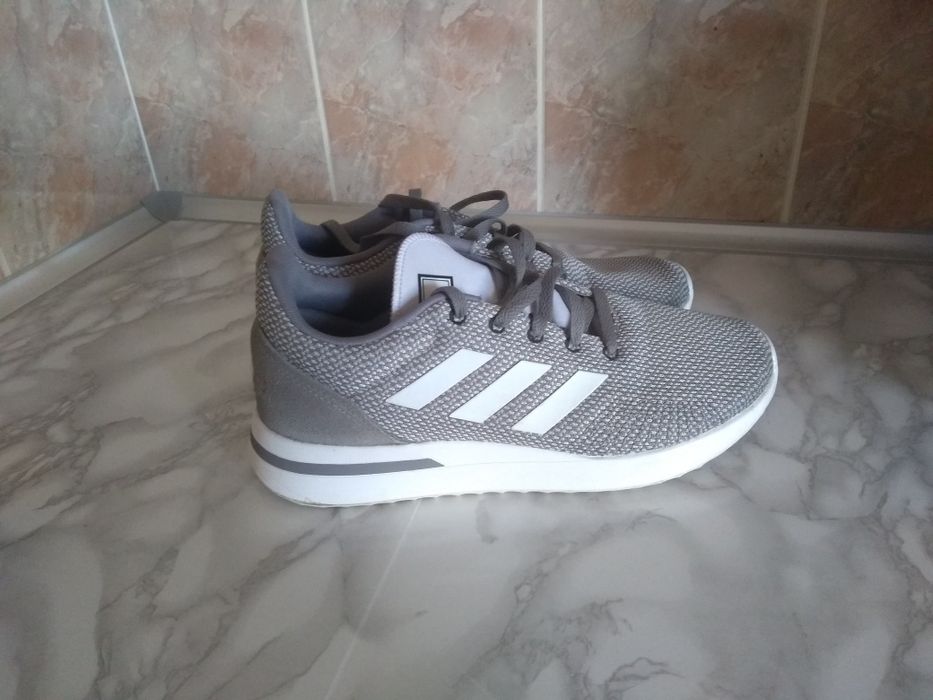 Маратонки adidas