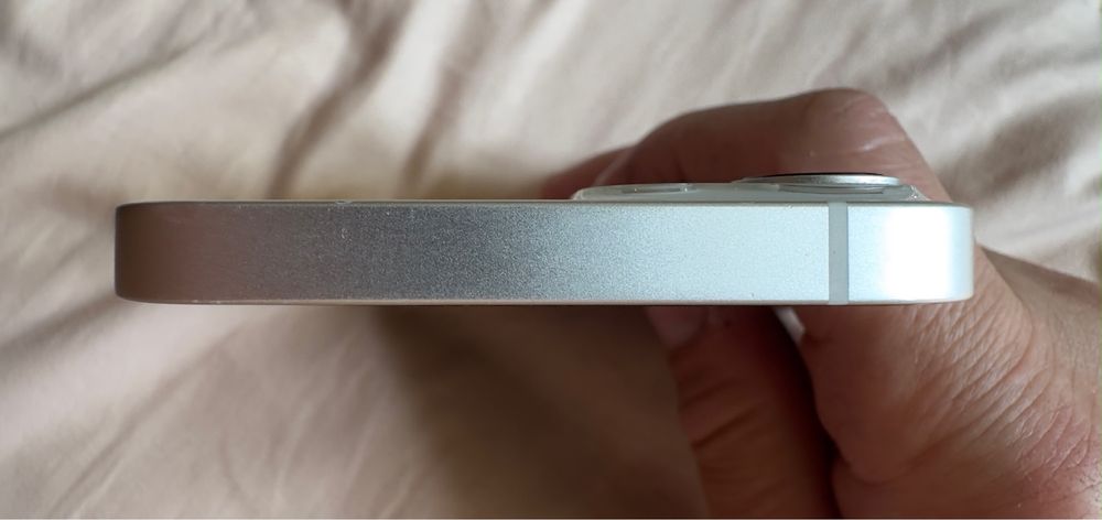 Продам iPhone 13 White, 128GB